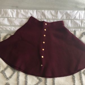 Atmosphere | burgundy flouncy skirt size M
